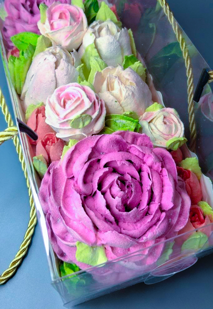 Подарок из зефира в коробочке